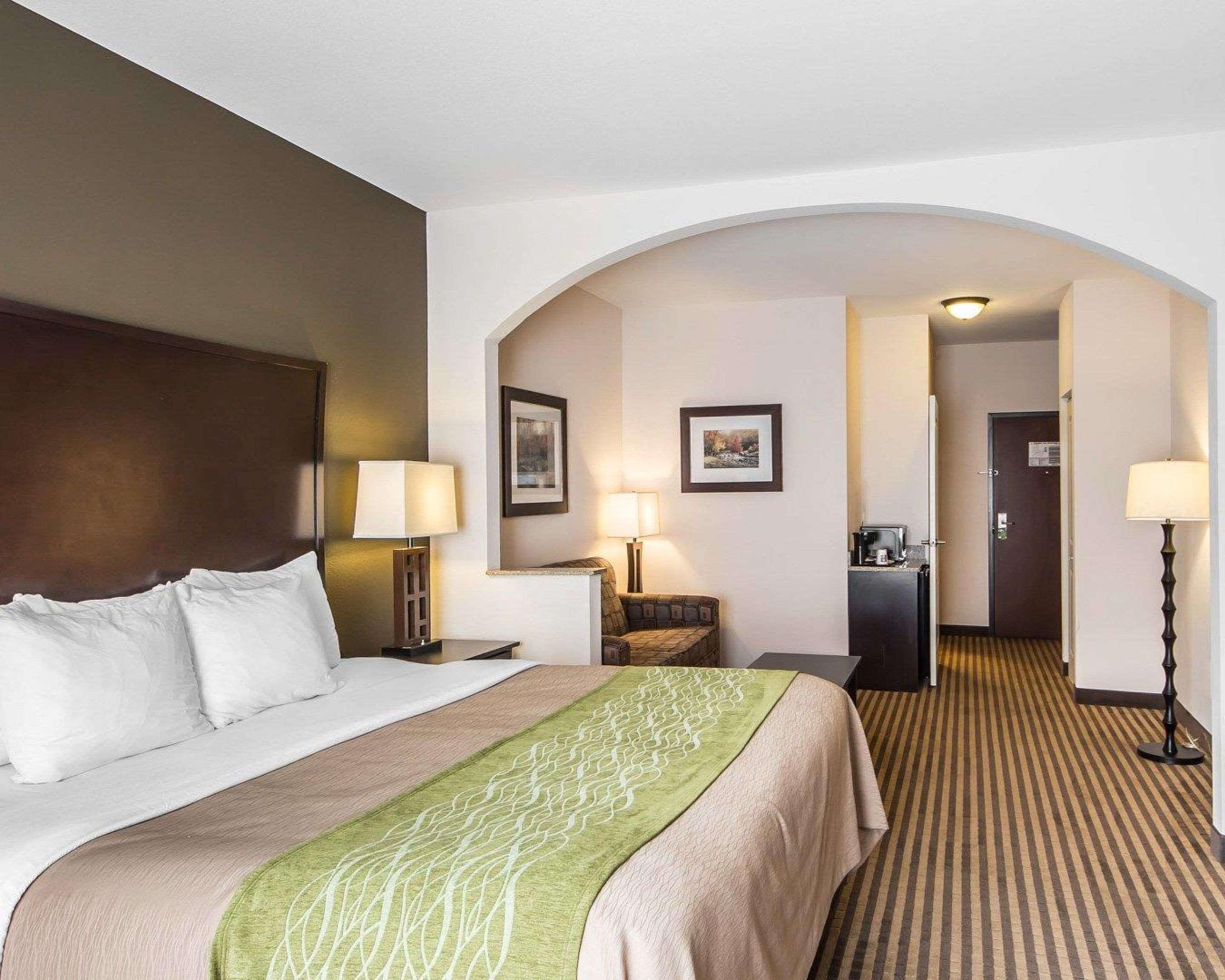 Comfort Inn & Suites Alva Bagian luar foto