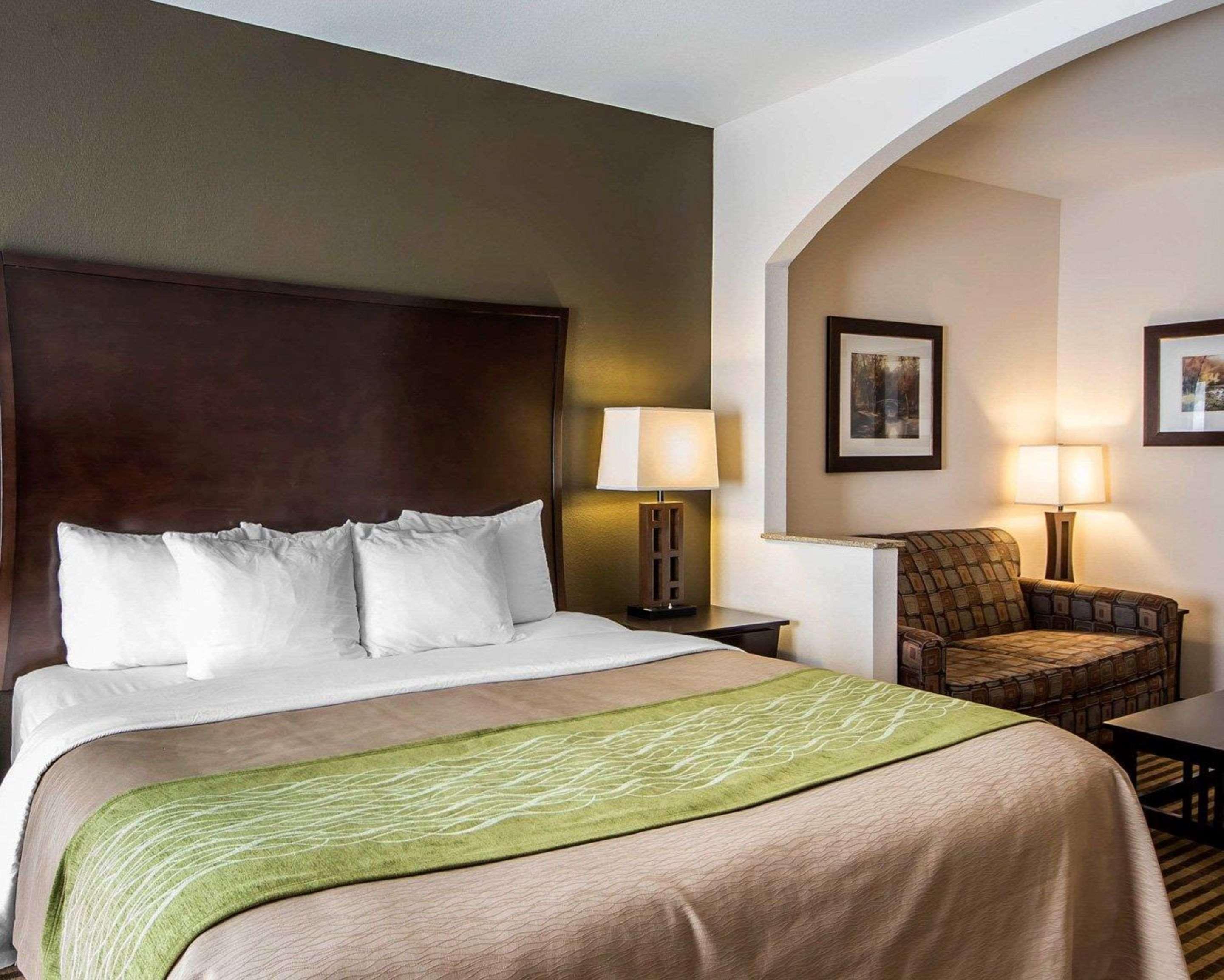 Comfort Inn & Suites Alva Bagian luar foto