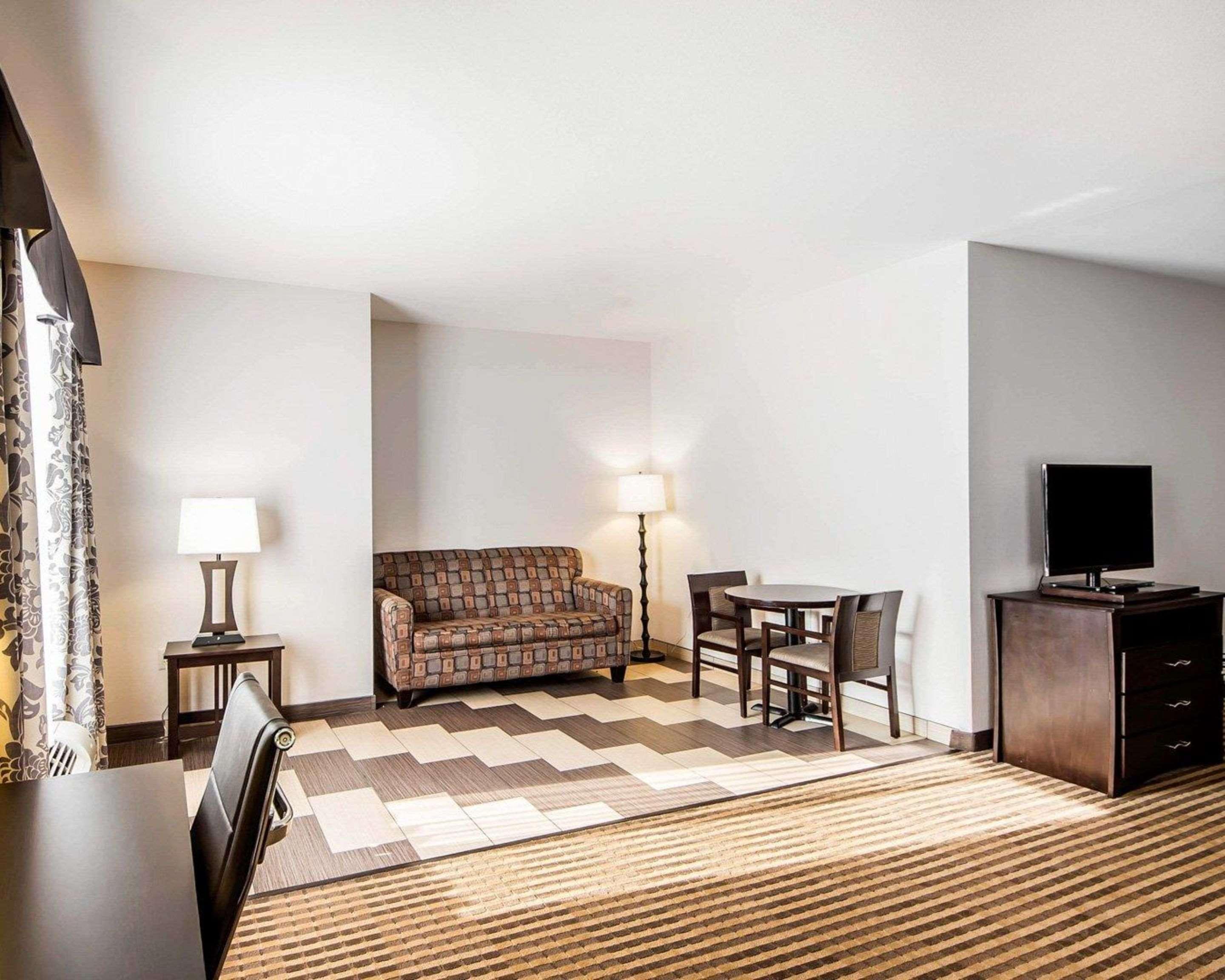 Comfort Inn & Suites Alva Bagian luar foto