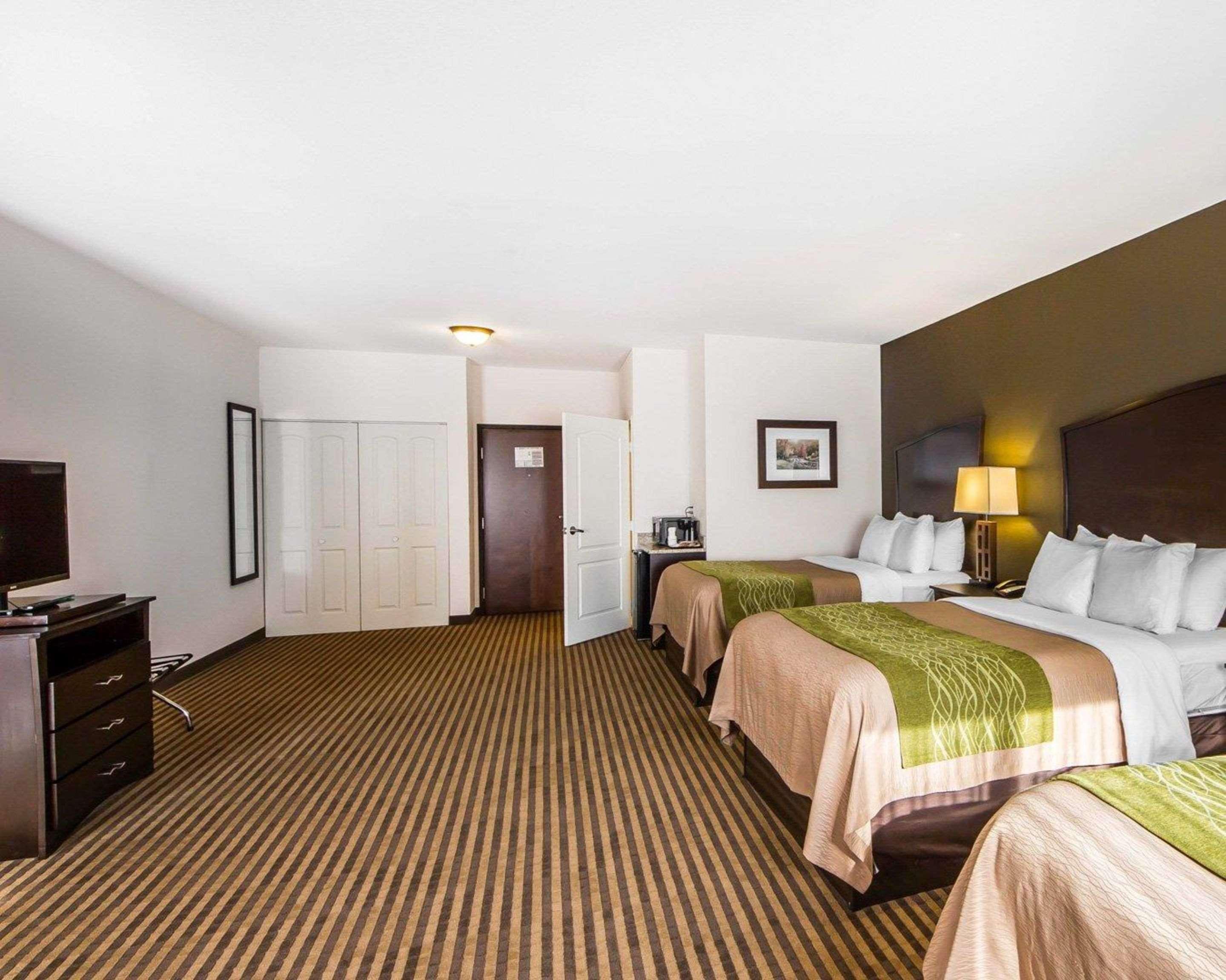 Comfort Inn & Suites Alva Bagian luar foto