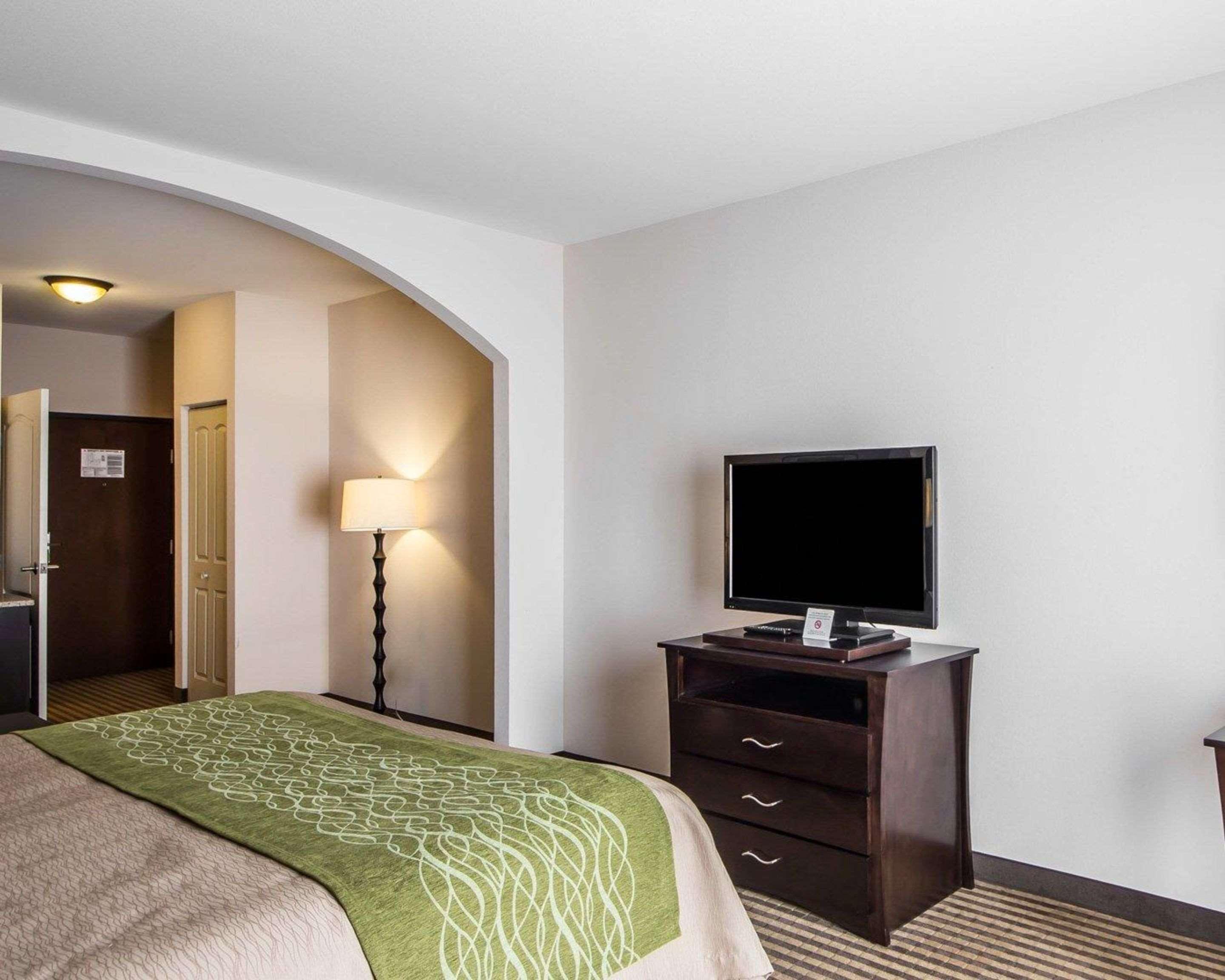 Comfort Inn & Suites Alva Bagian luar foto