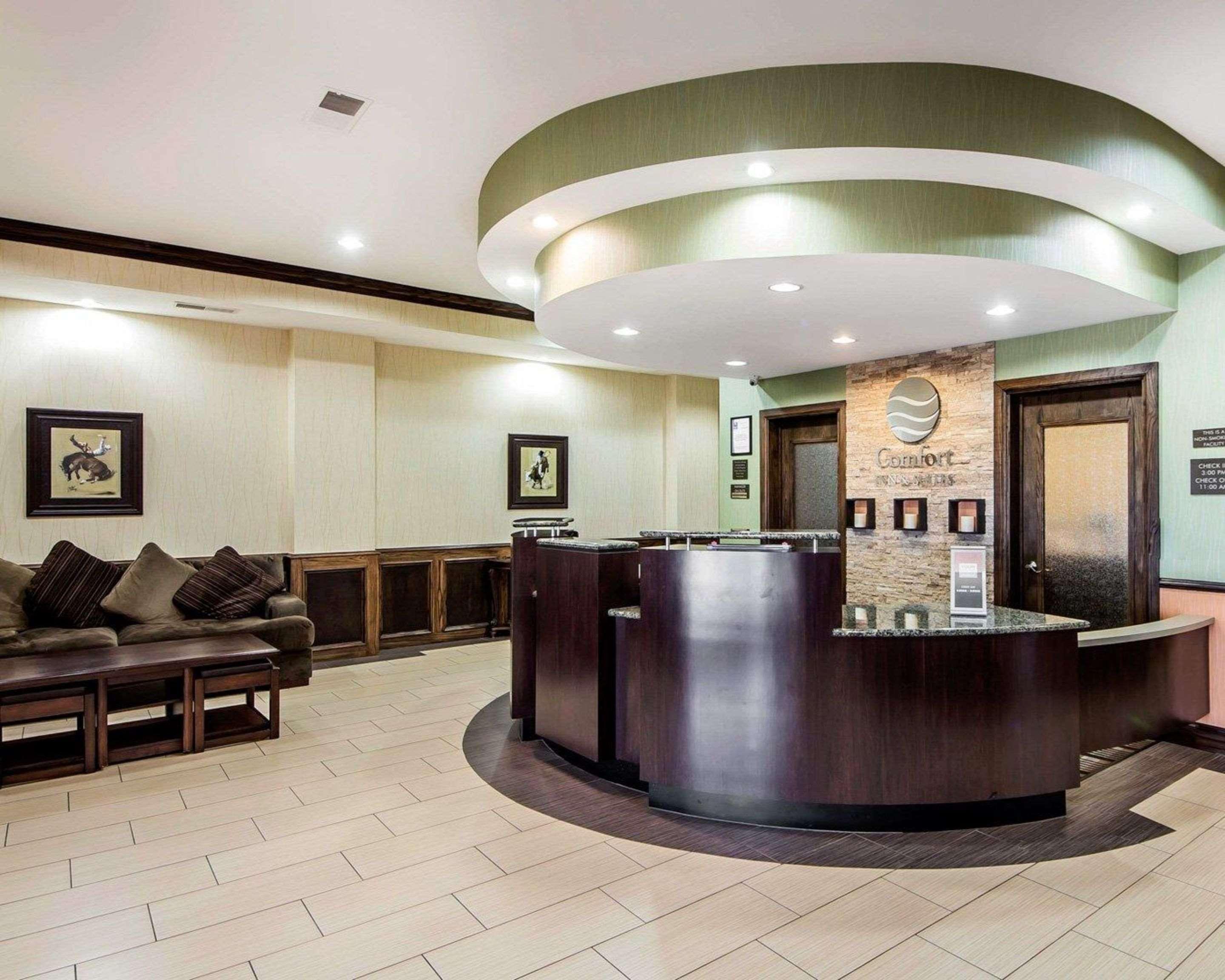 Comfort Inn & Suites Alva Bagian luar foto