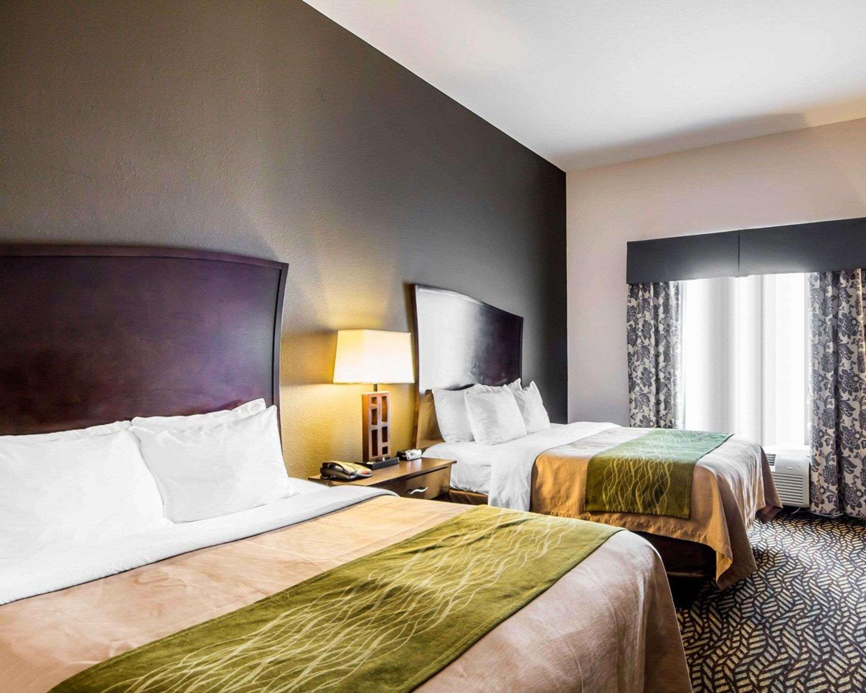 Comfort Inn & Suites Alva Bagian luar foto