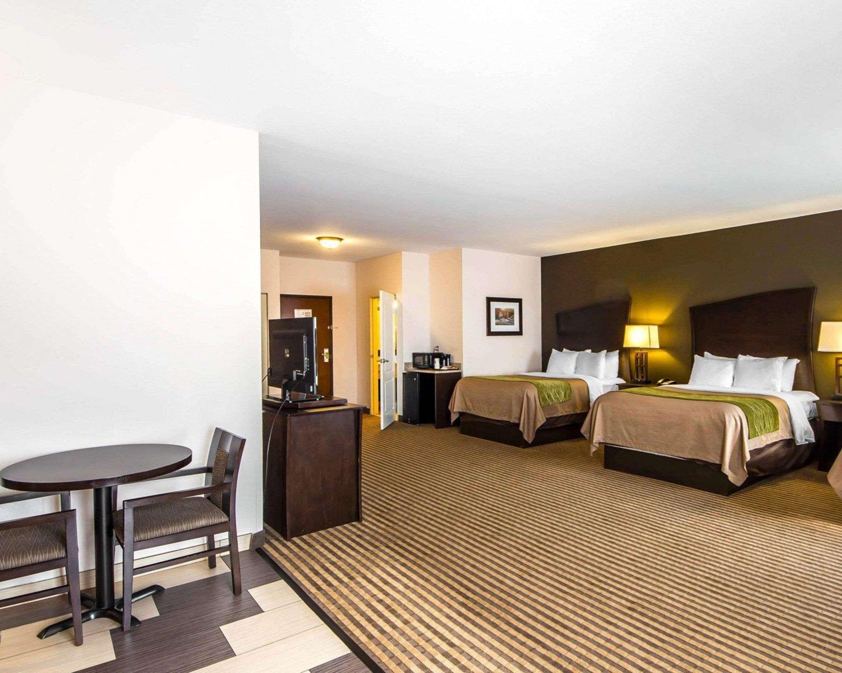 Comfort Inn & Suites Alva Bagian luar foto