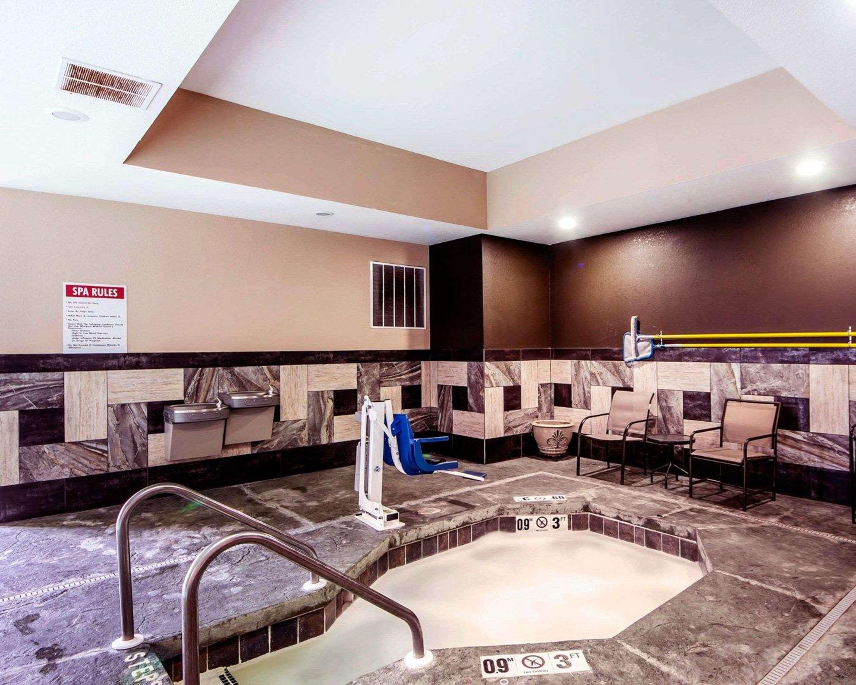 Comfort Inn & Suites Alva Bagian luar foto