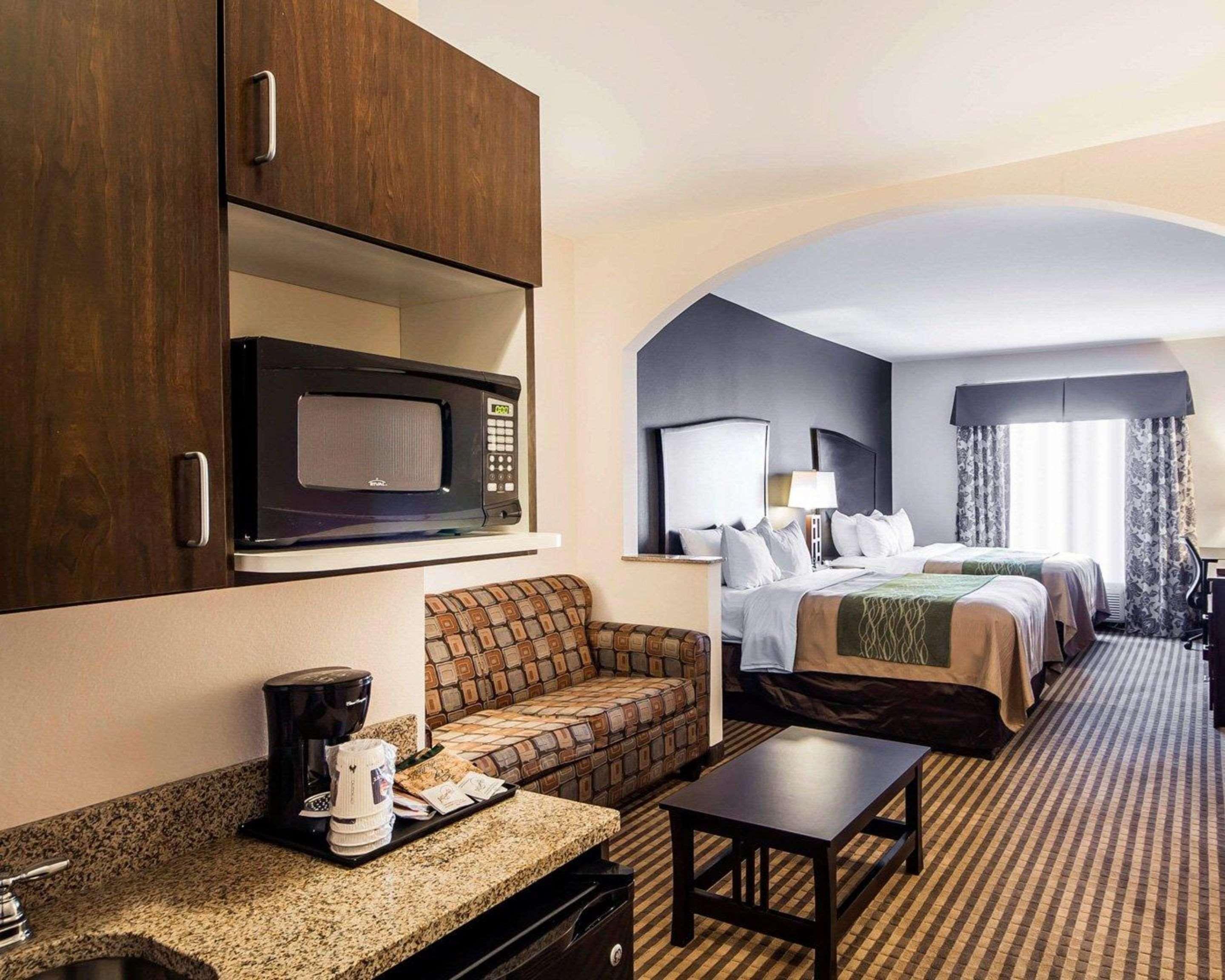 Comfort Inn & Suites Alva Bagian luar foto