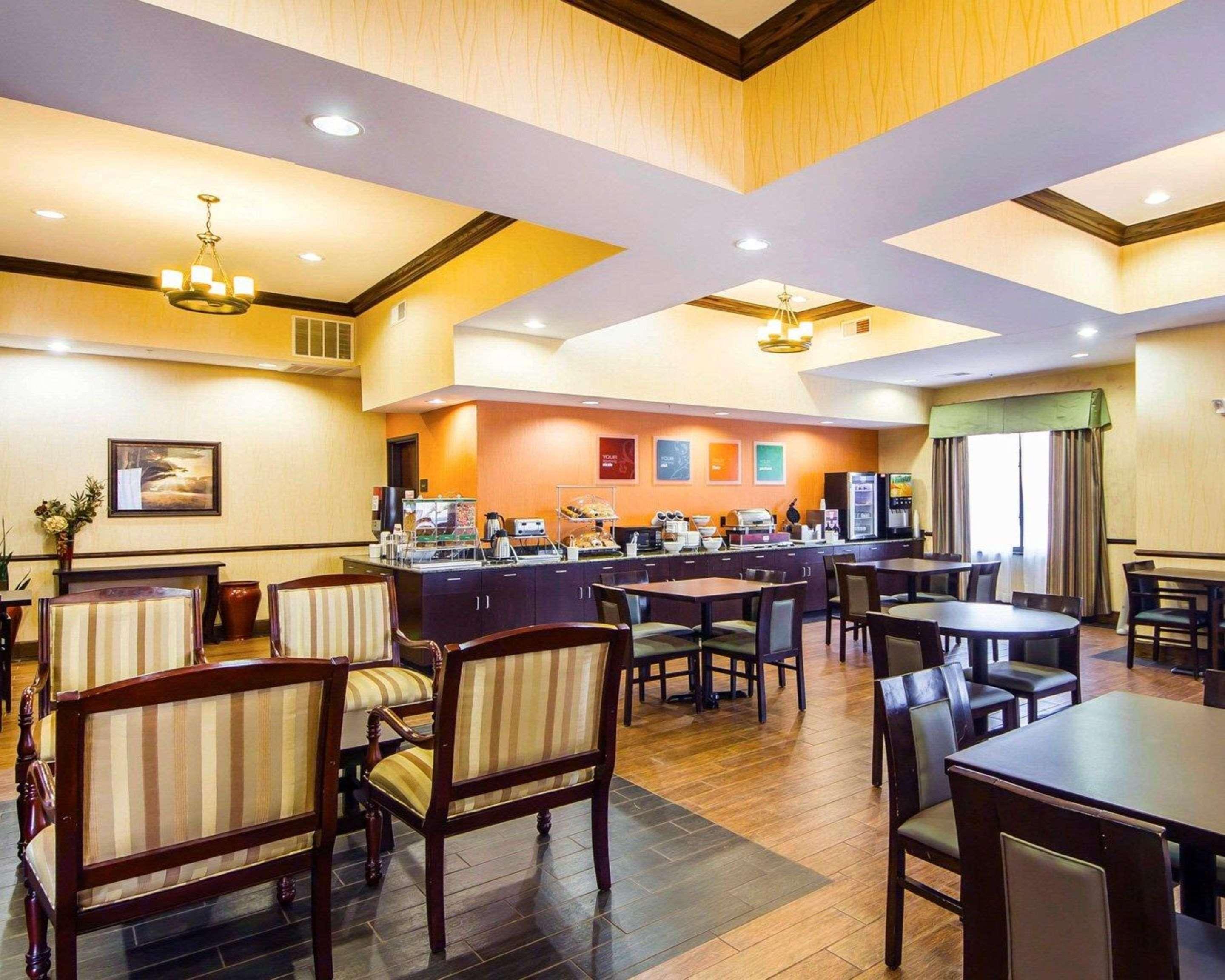 Comfort Inn & Suites Alva Bagian luar foto