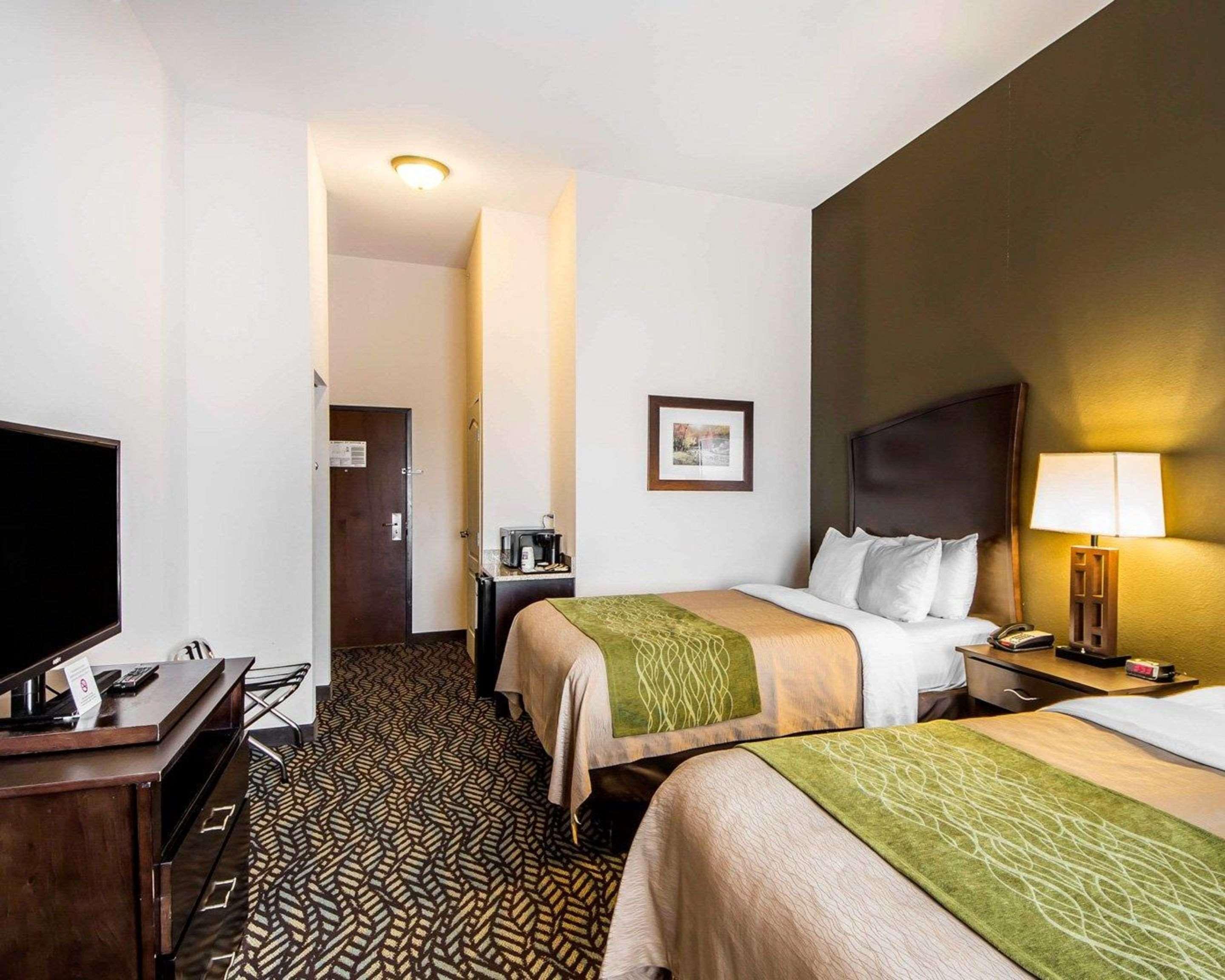 Comfort Inn & Suites Alva Bagian luar foto