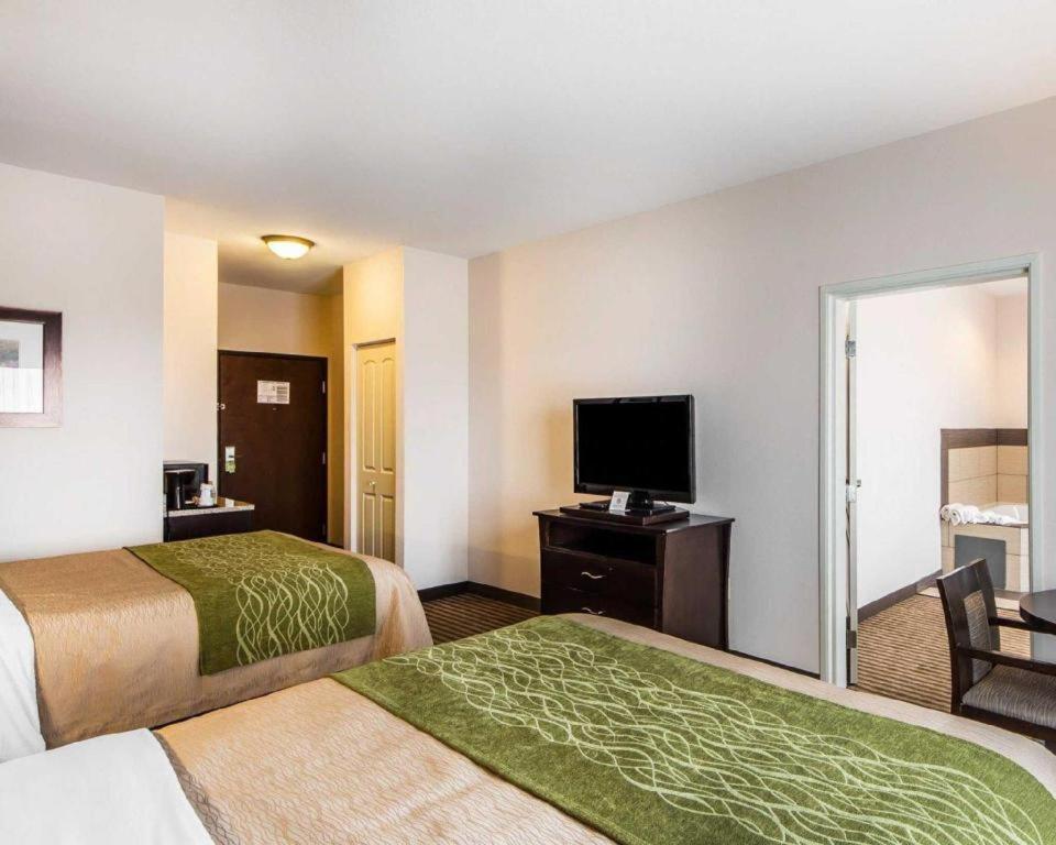 Comfort Inn & Suites Alva Bagian luar foto