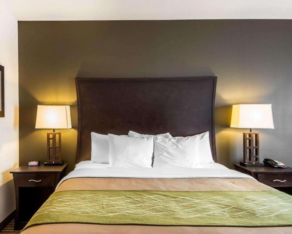 Comfort Inn & Suites Alva Bagian luar foto