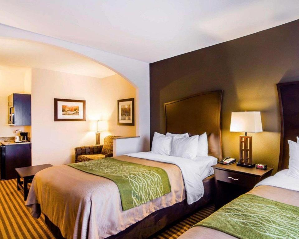 Comfort Inn & Suites Alva Bagian luar foto