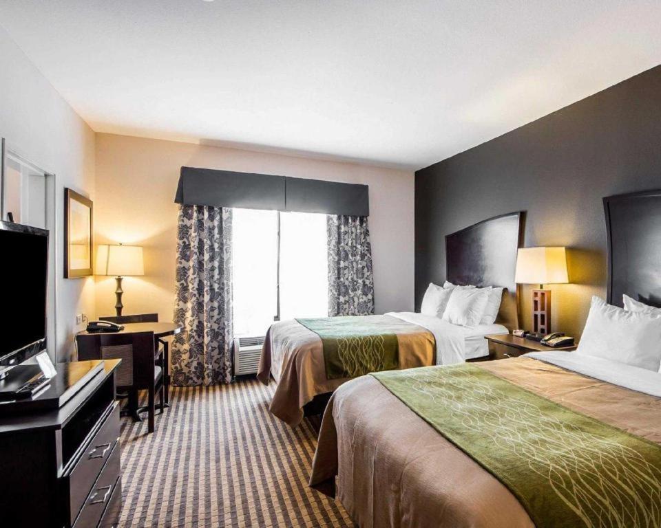 Comfort Inn & Suites Alva Bagian luar foto