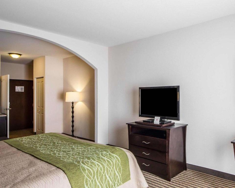 Comfort Inn & Suites Alva Bagian luar foto