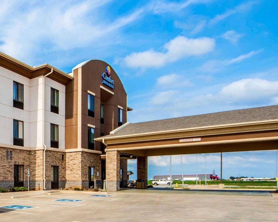 Comfort Inn & Suites Alva Bagian luar foto