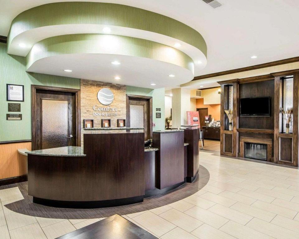 Comfort Inn & Suites Alva Bagian luar foto