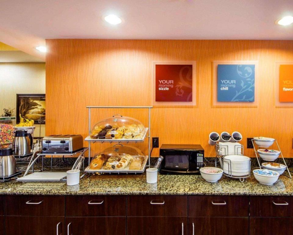 Comfort Inn & Suites Alva Bagian luar foto